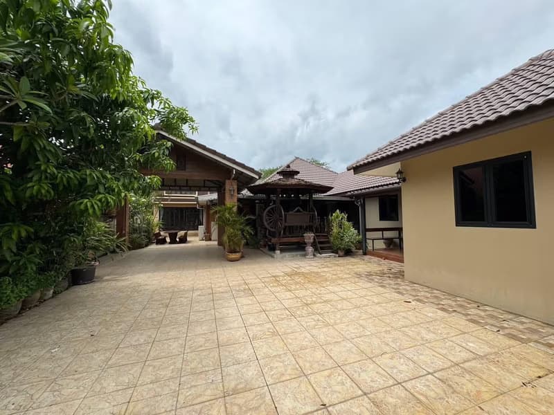 4 Bed House for Rent in San Sai