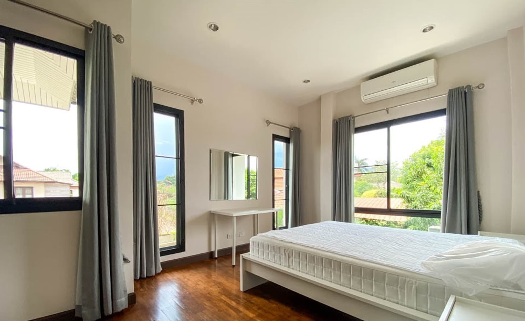 3 Bedroom House - Image 12