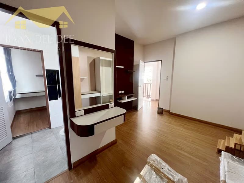 4 Bed House for Rent in Mueang Chiang Mai