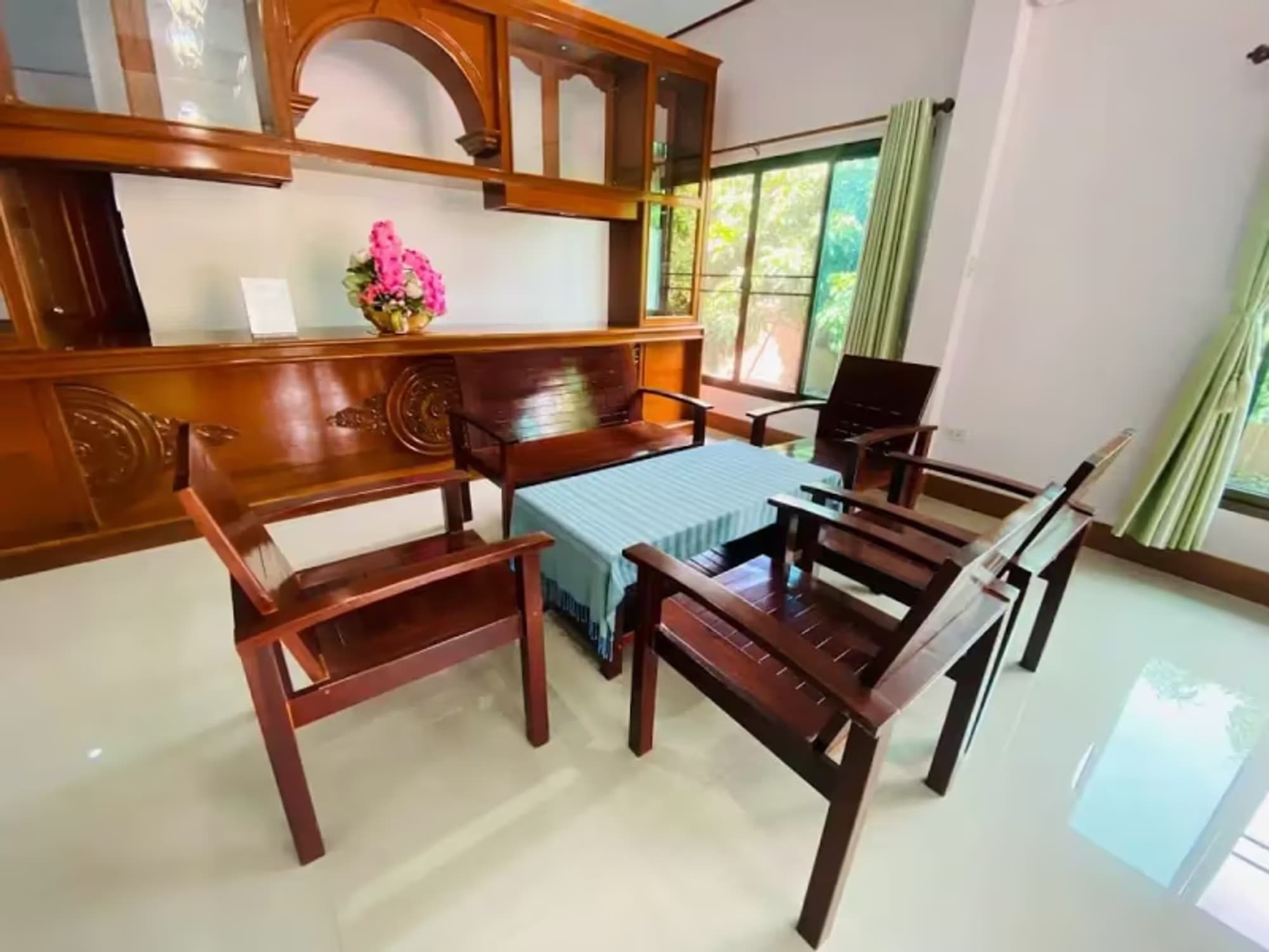 4 Bedroom House - Image 7