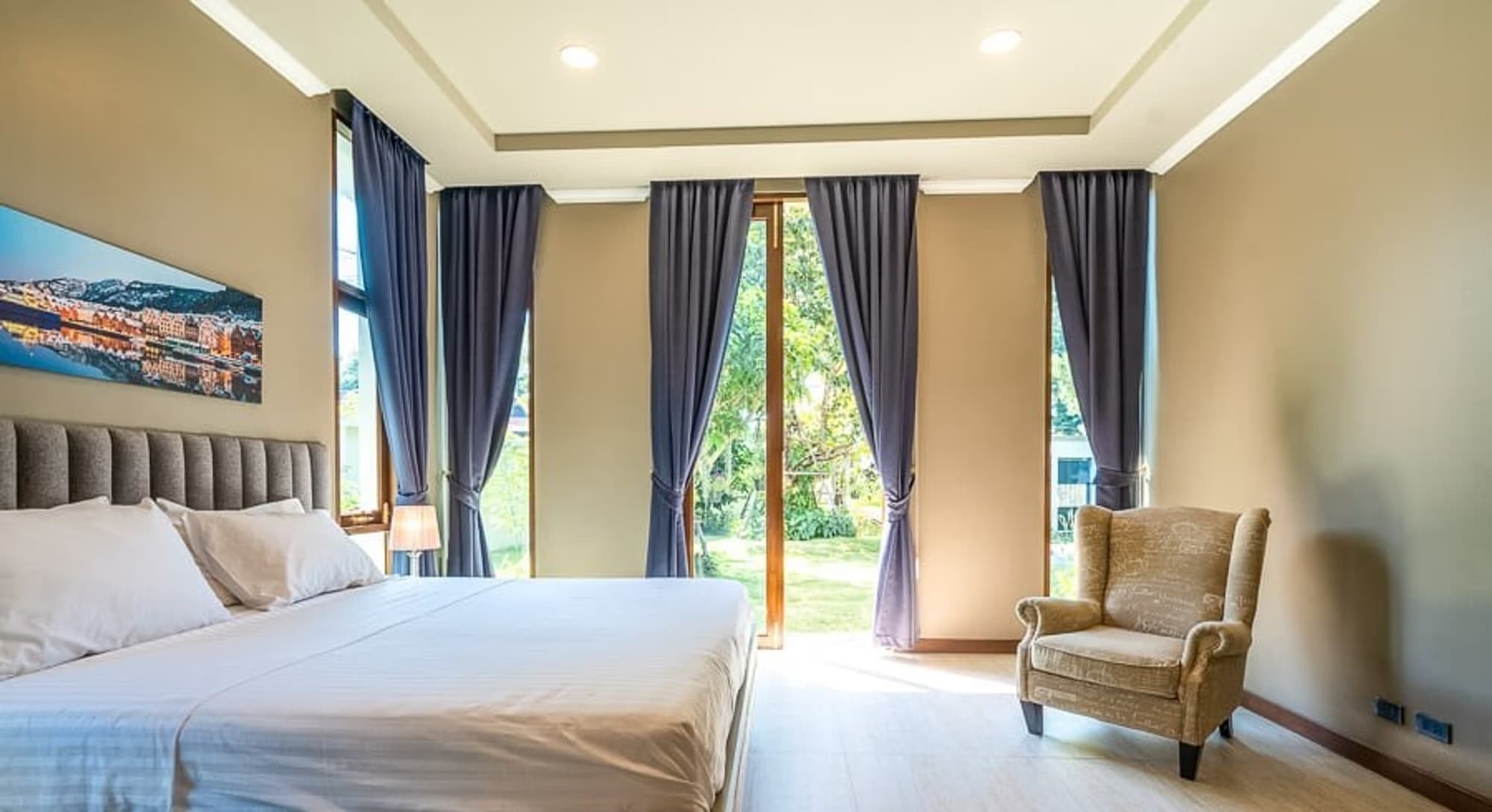 Luxury Single-Story Pool Villa - Image 17