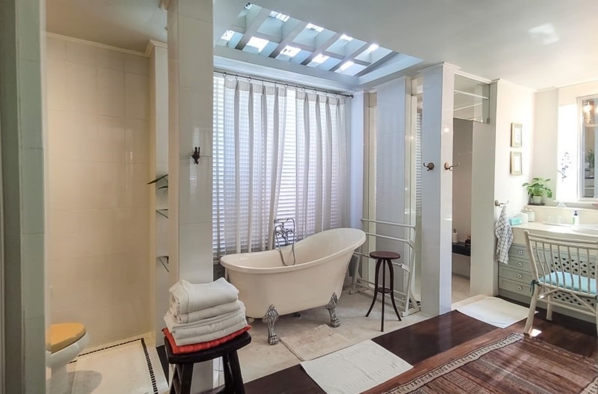 4 Bedroom House - Image 8