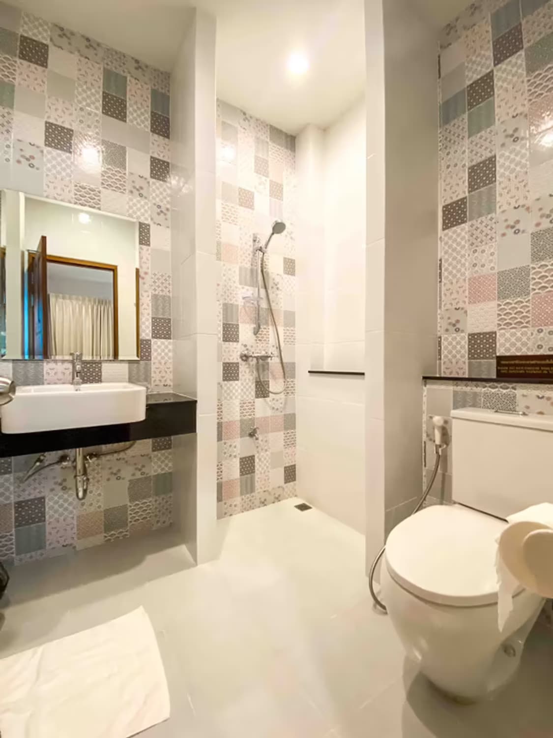 4 Bedroom House - Image 25