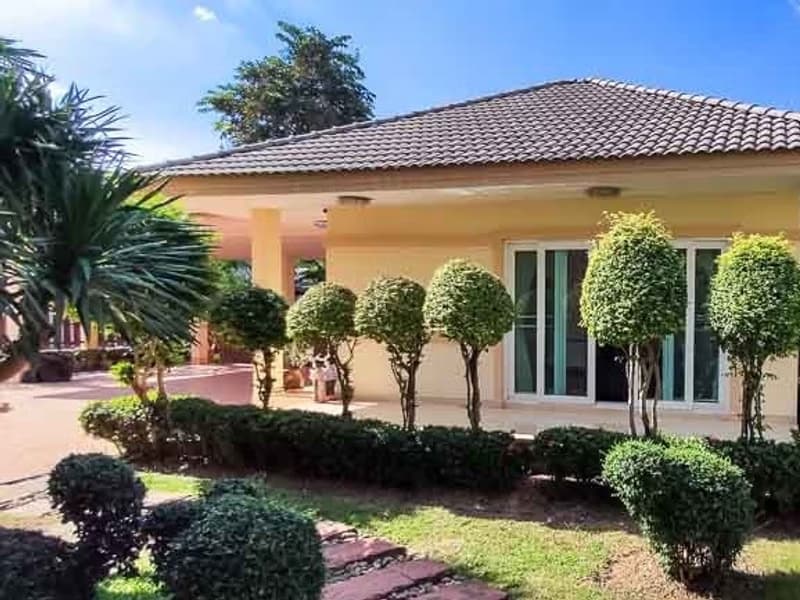 7 Bedroom House