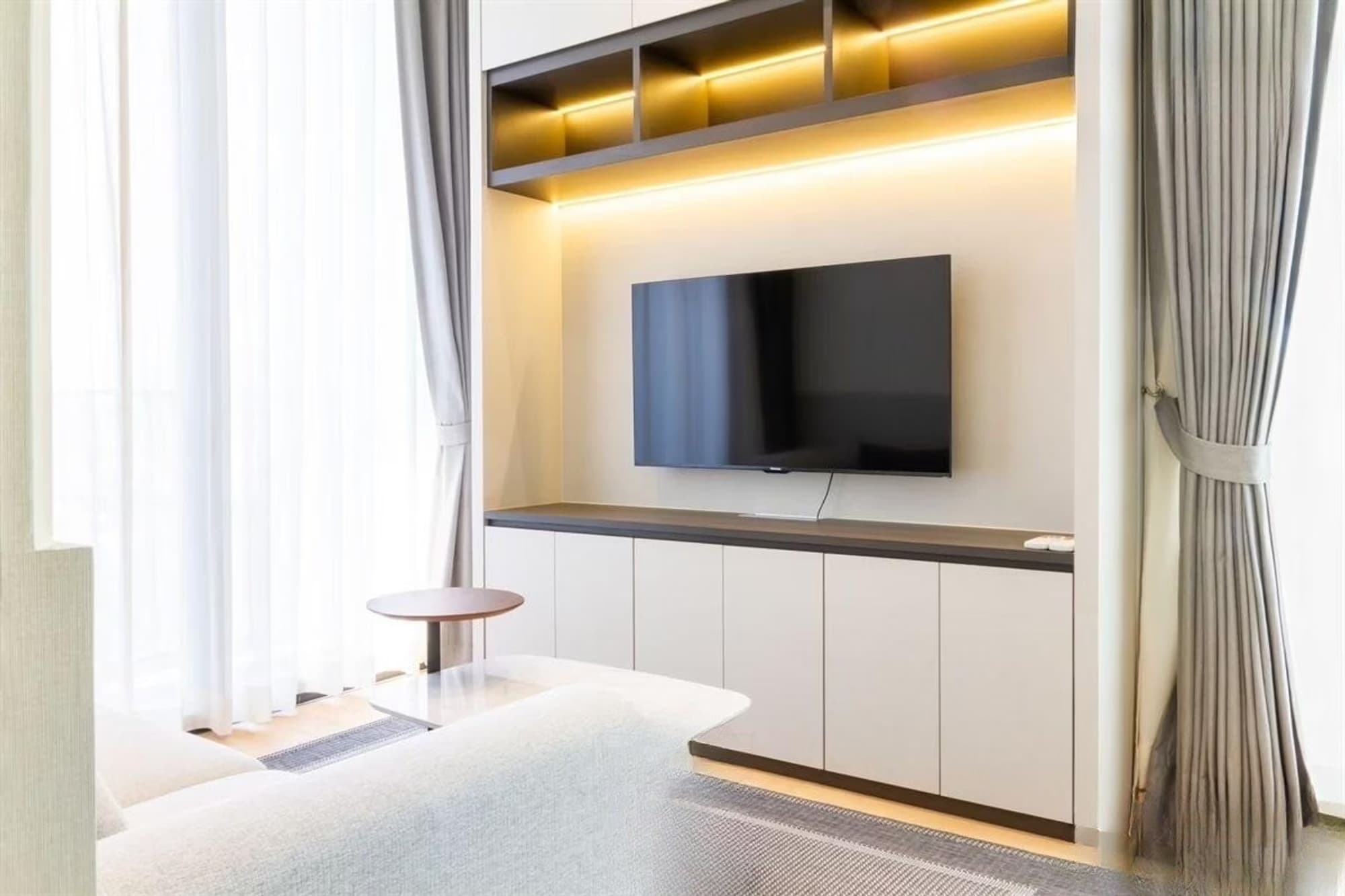 1 Bed Condo for Rent in Pathum Wan - Image 2