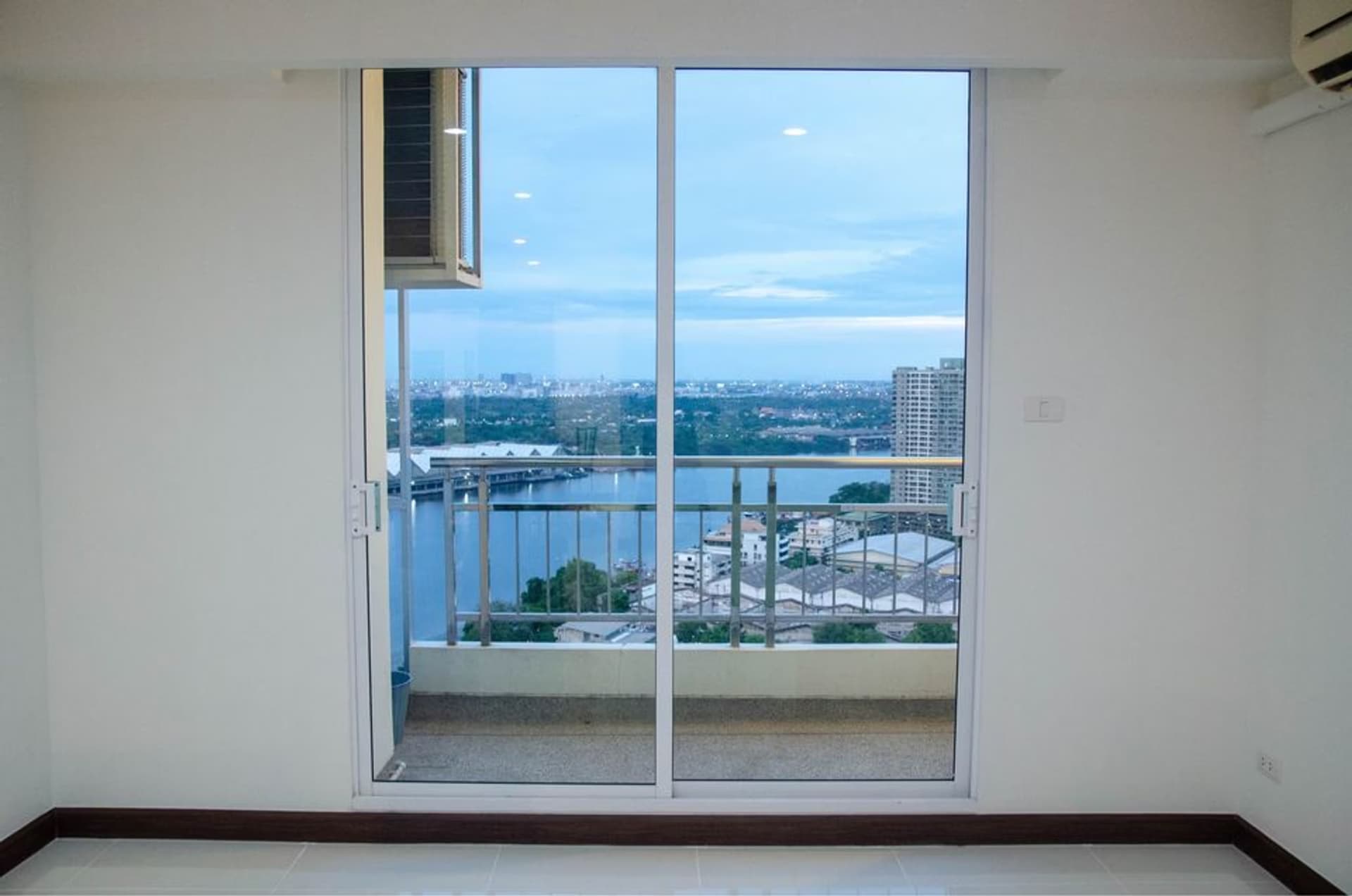 null Bed Condo for Sale in Yan Nawa - Image 1