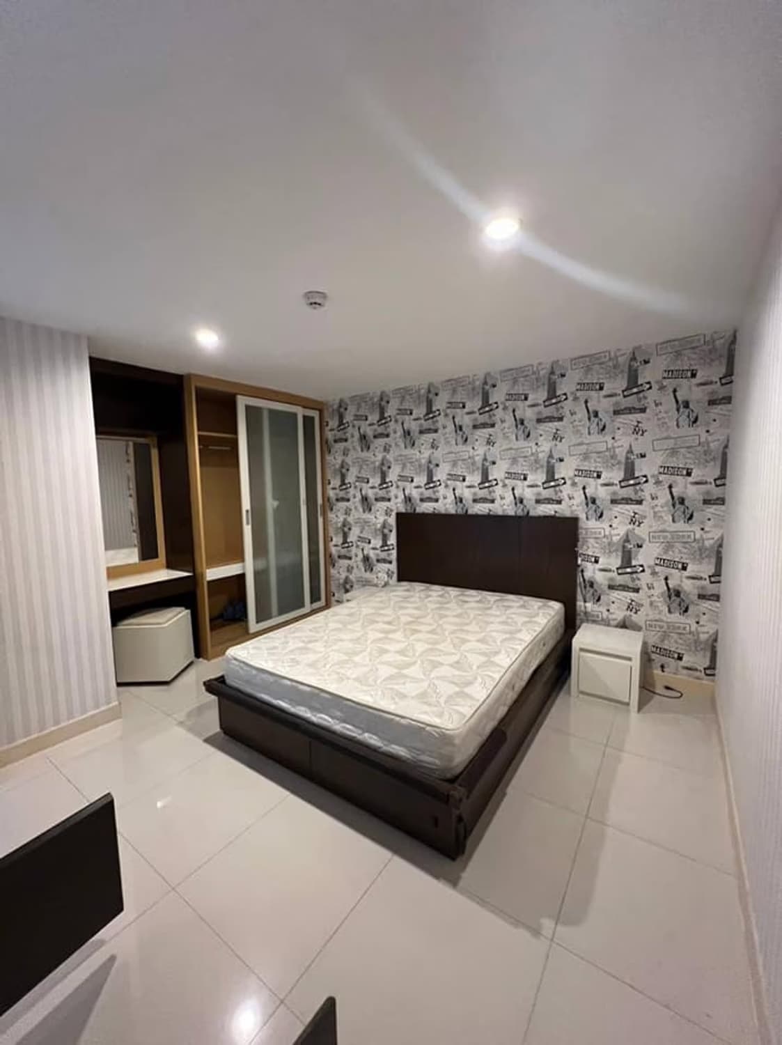 Condo for Rent, Sale at The Green 2 Condominium - Image 11