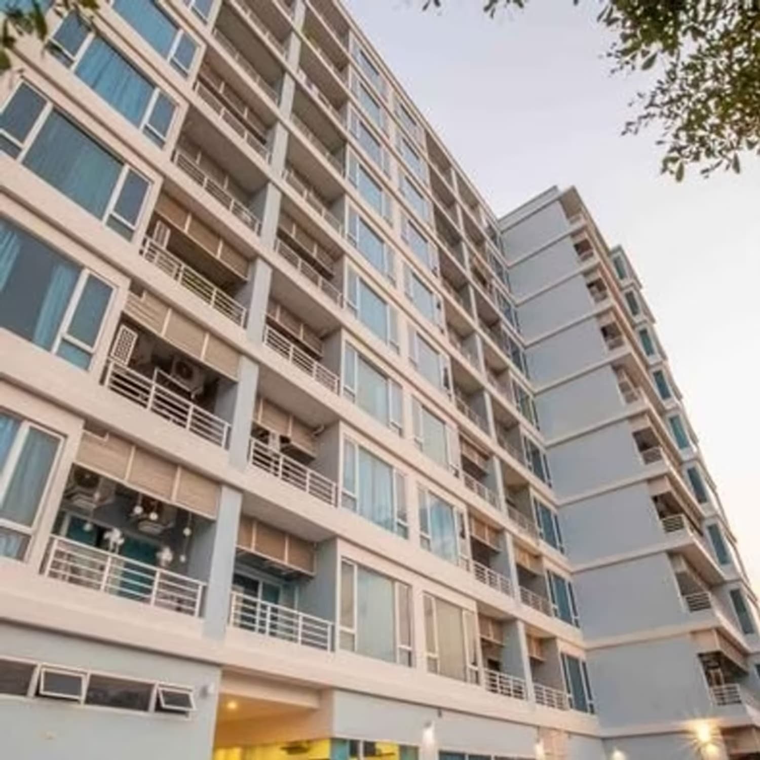 Condo for Sale at Convention Condo   - Image 4
