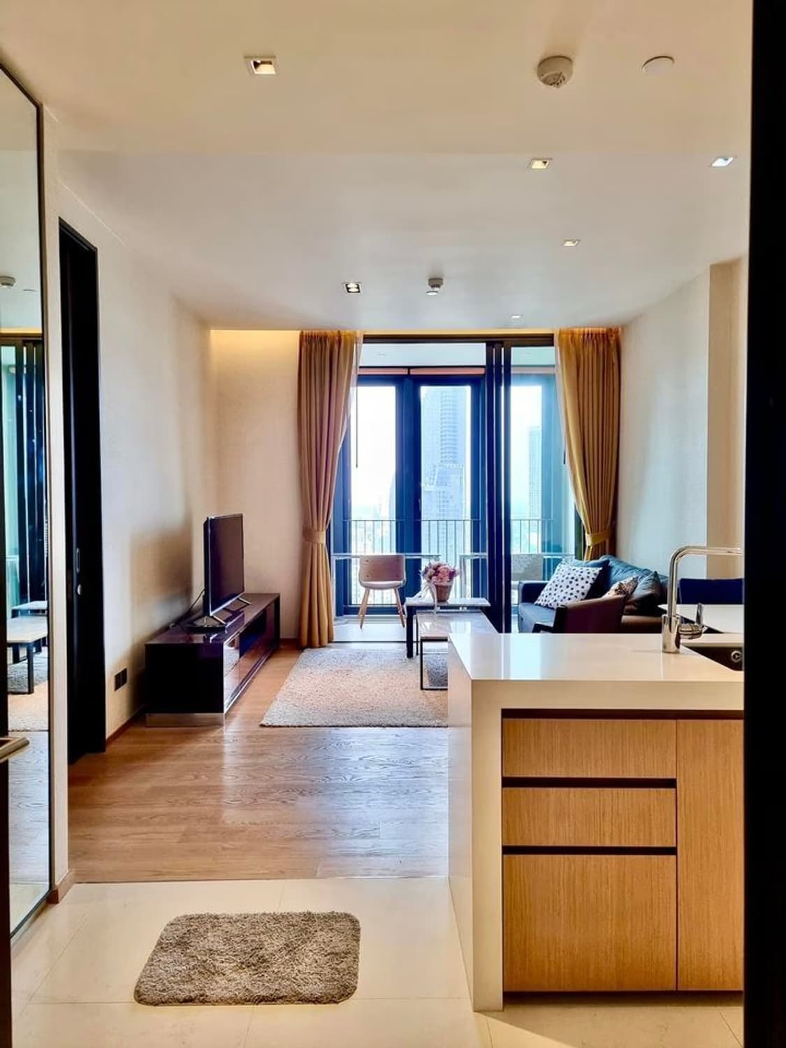 1 Bed Condo for Rent in Khlong Toei - Image 2
