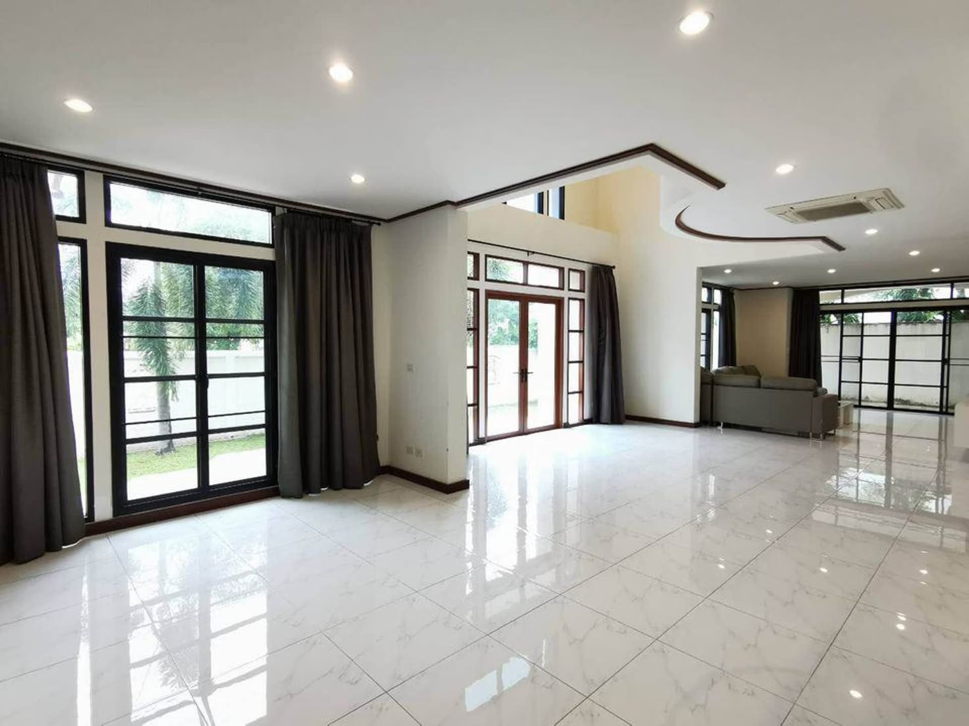 4 Bedroom House - Image 37