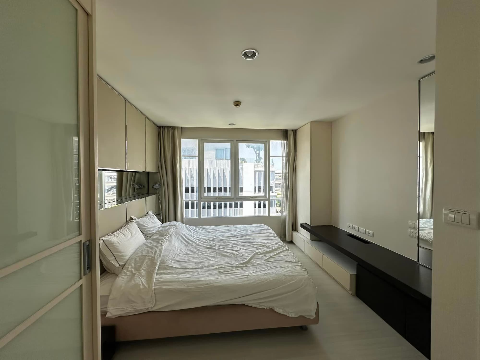 1 Bedroom Condo at The Bangkok Sathorn-Taksin - Image 6