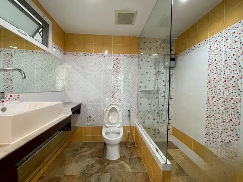 3 Bed Townhouse for Rent in Watthana