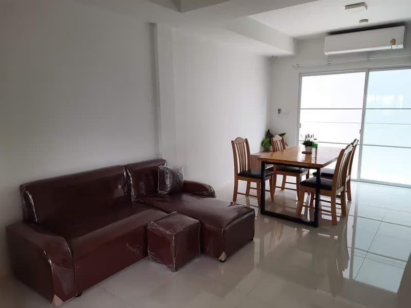 3 Bed House for Rent in Prawet