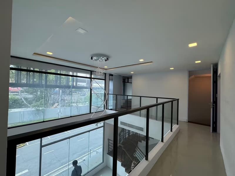 12 Bed Commercial for Rent in Bang Phli
