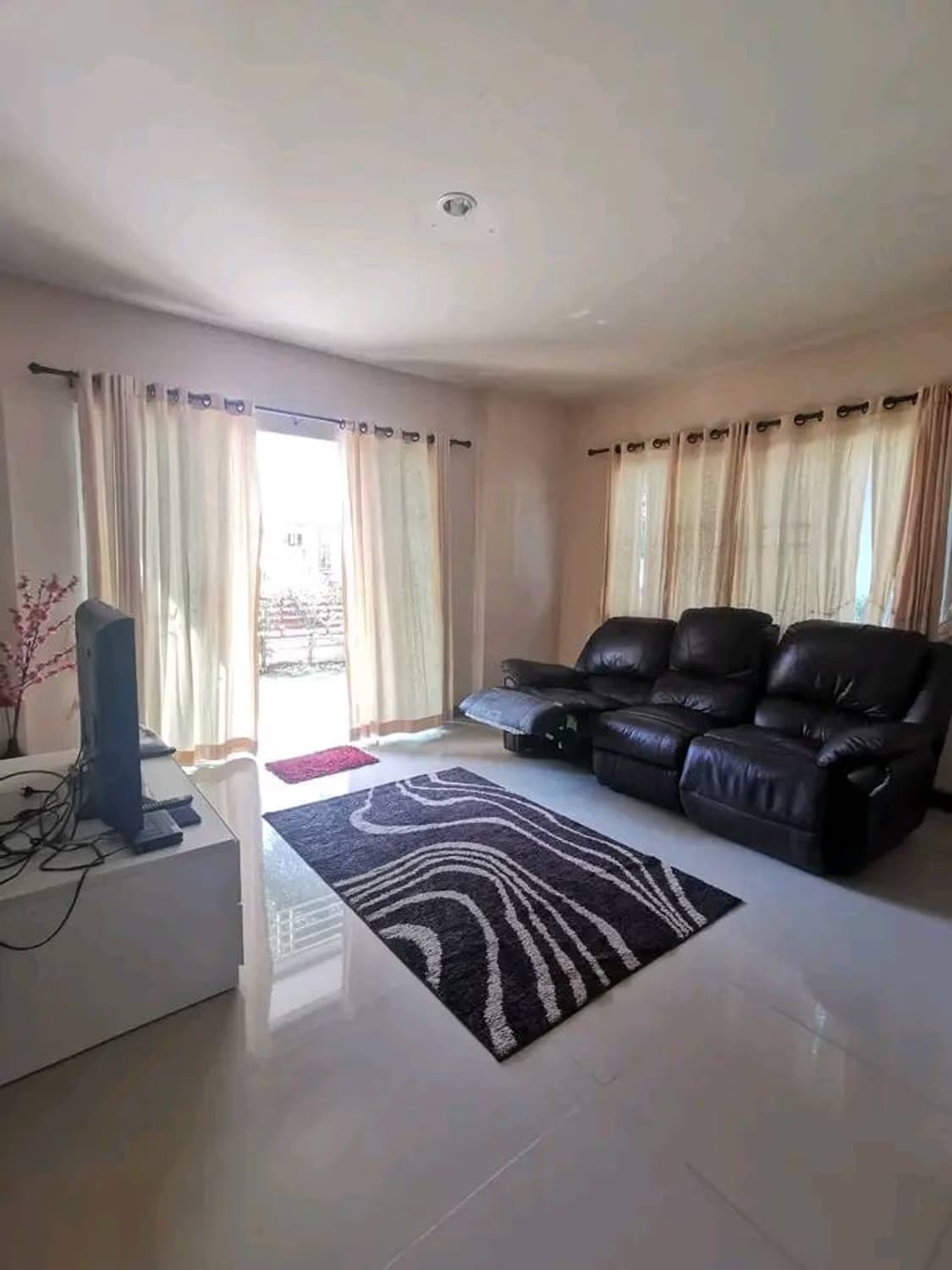 3 Bed House for Rent in San Sai - Image 2