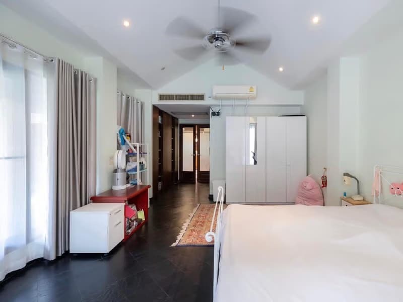 6 Bed House for Sale in Hang Dong District