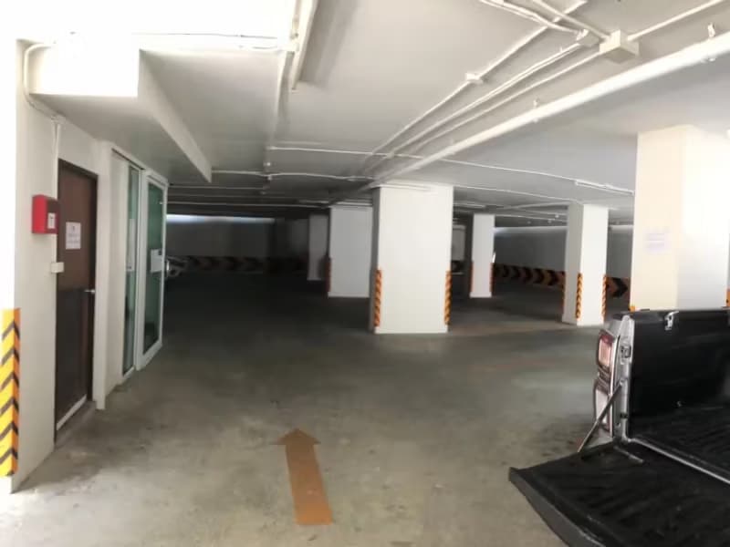 1 Bedroom Condo