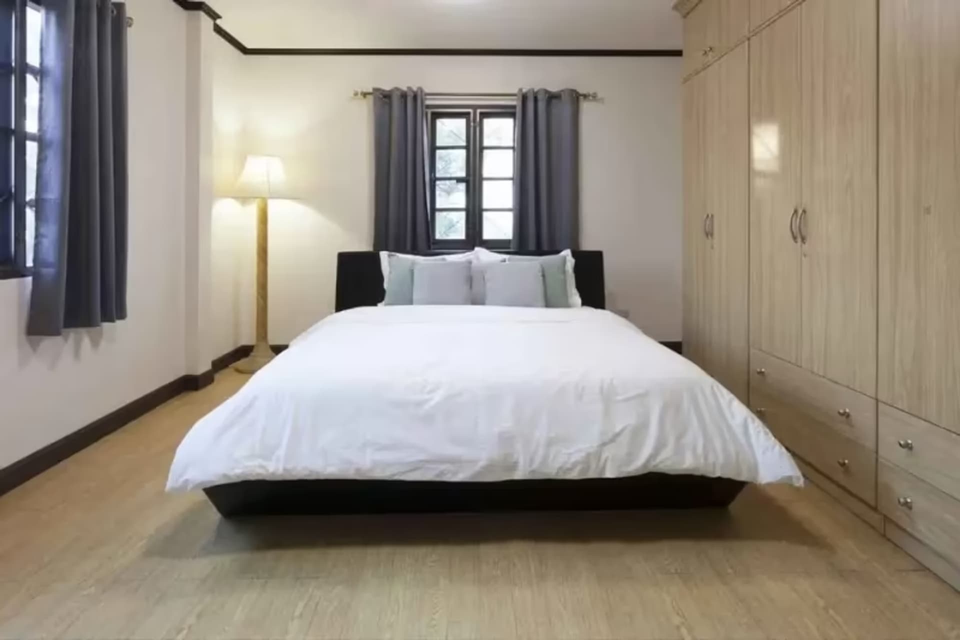 4 Bedroom House - Image 15