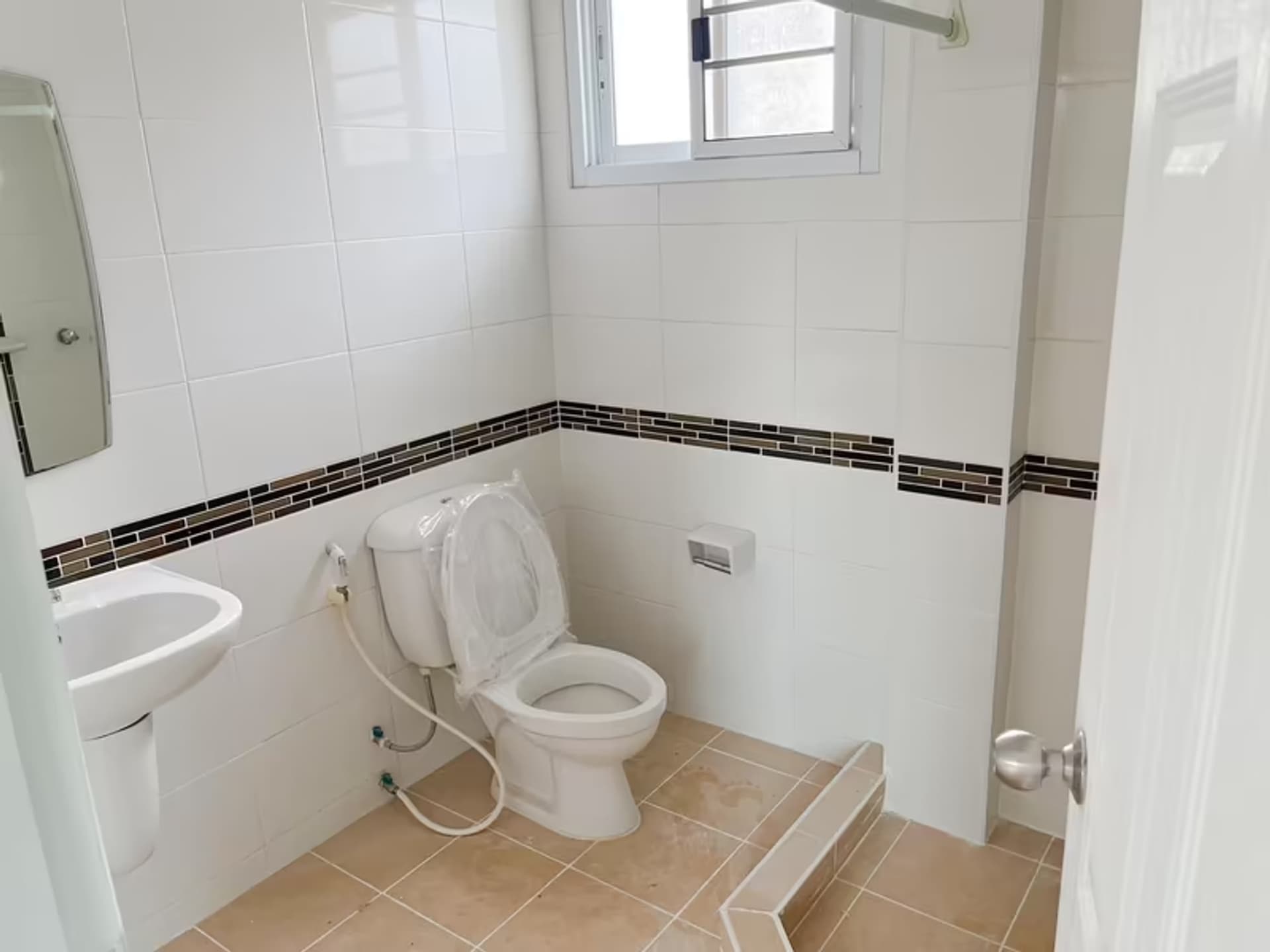 3 Bedroom House - Image 11