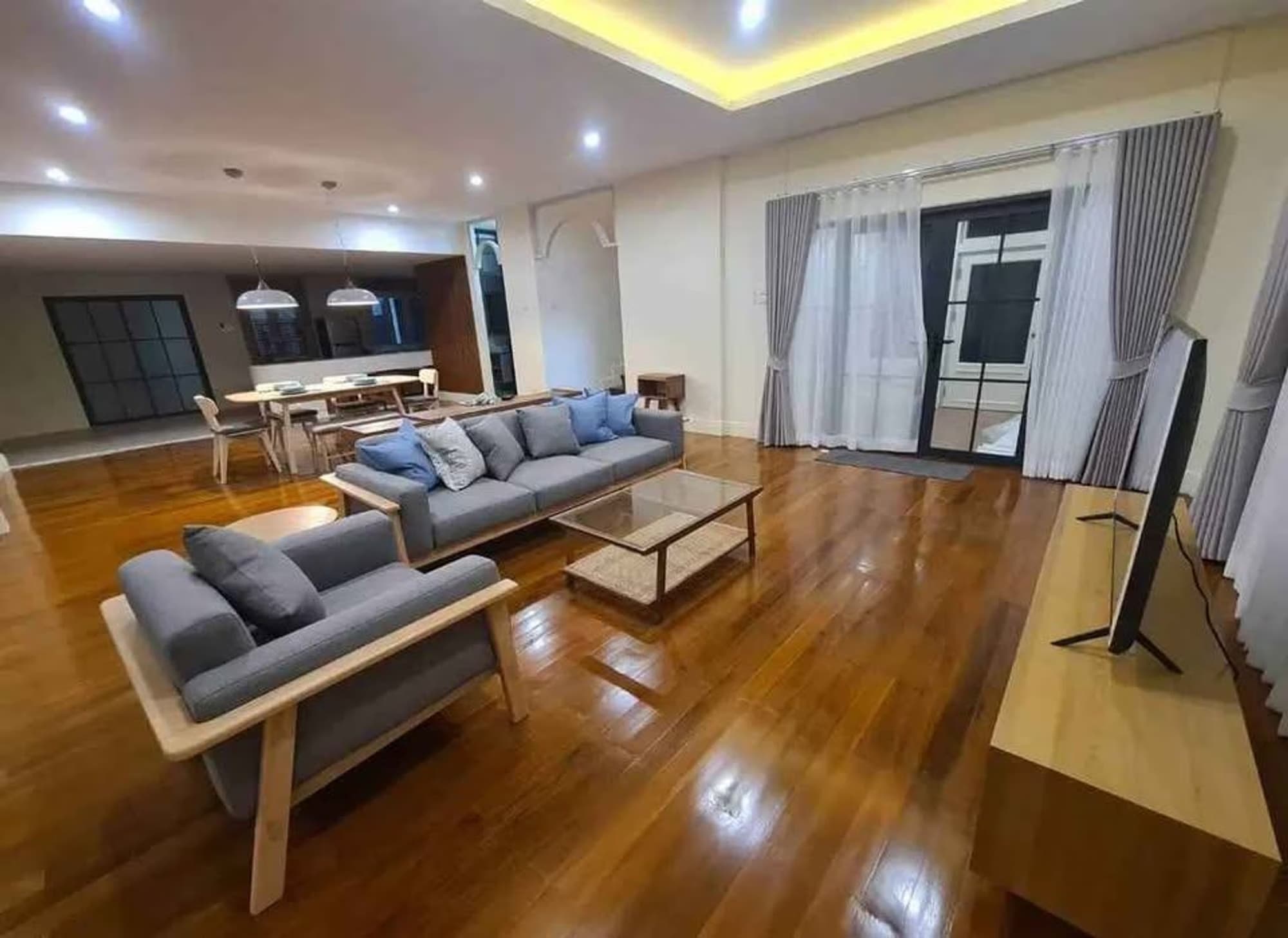 5 Bed House for Rent in Khlong Toei - Image 4