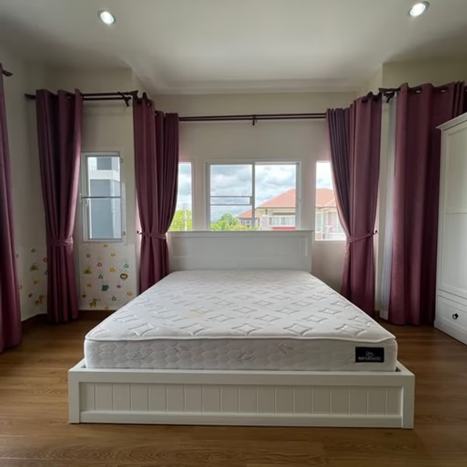 4 Bedroom House - Image 13