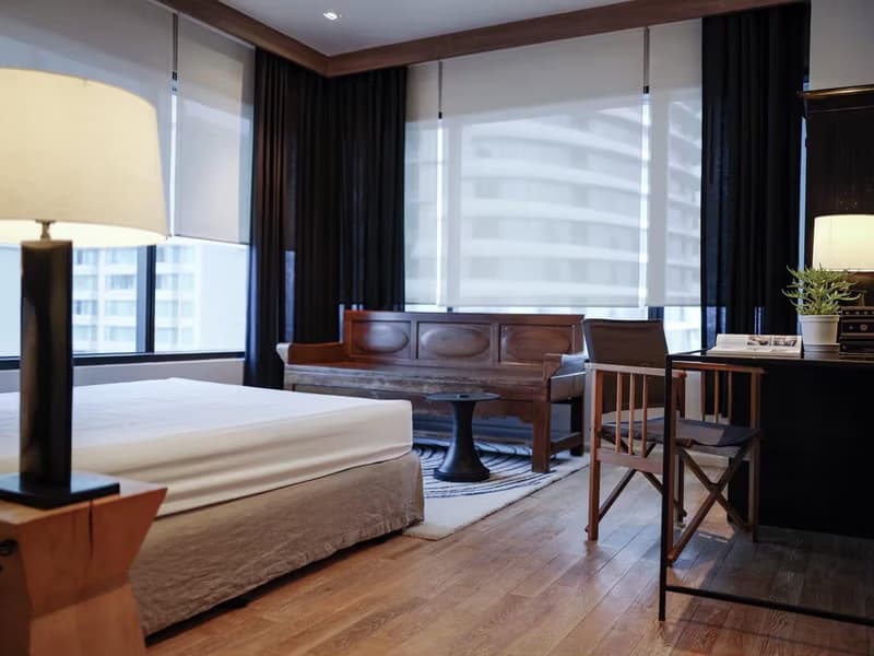   Royal Maneeya Executive Residence