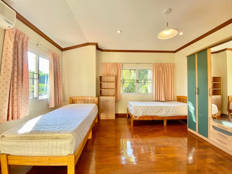 5 Bed House for Rent in Mueang Chiang Mai District