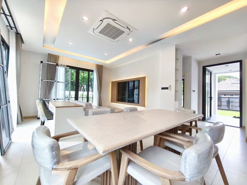 4 Bed House for Rent in San Sai District