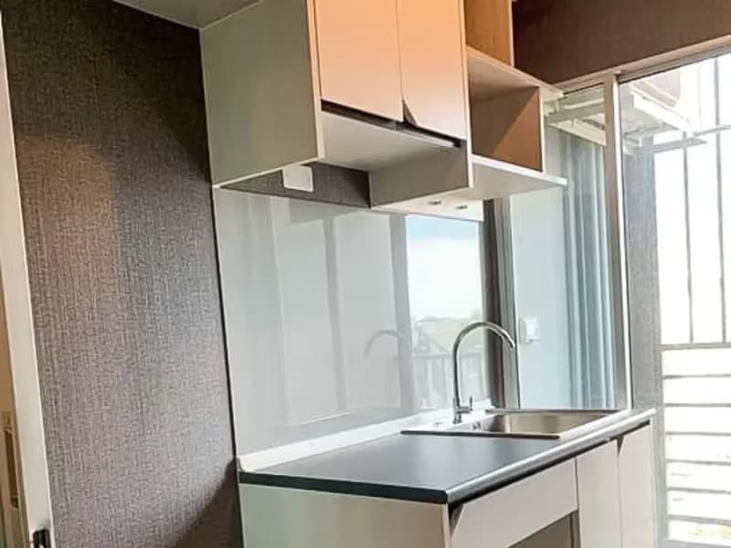 1 Bedroom Condo