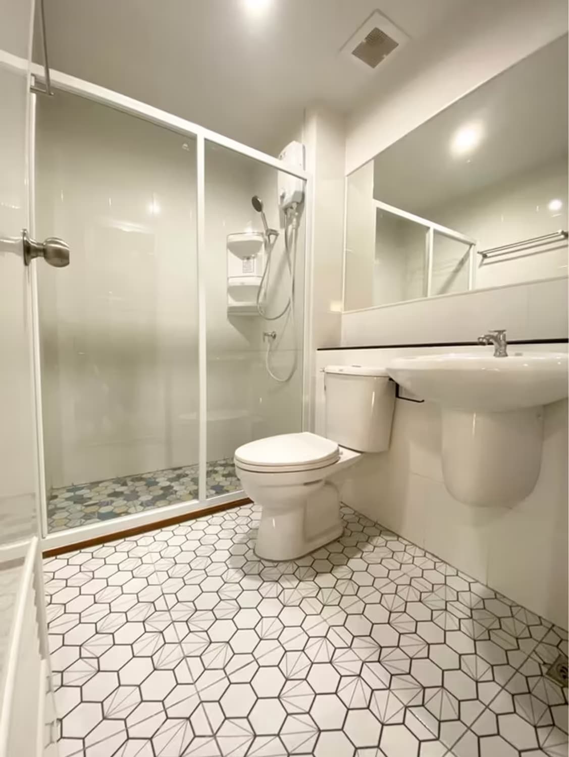 1 Bedroom Condo - Image 7