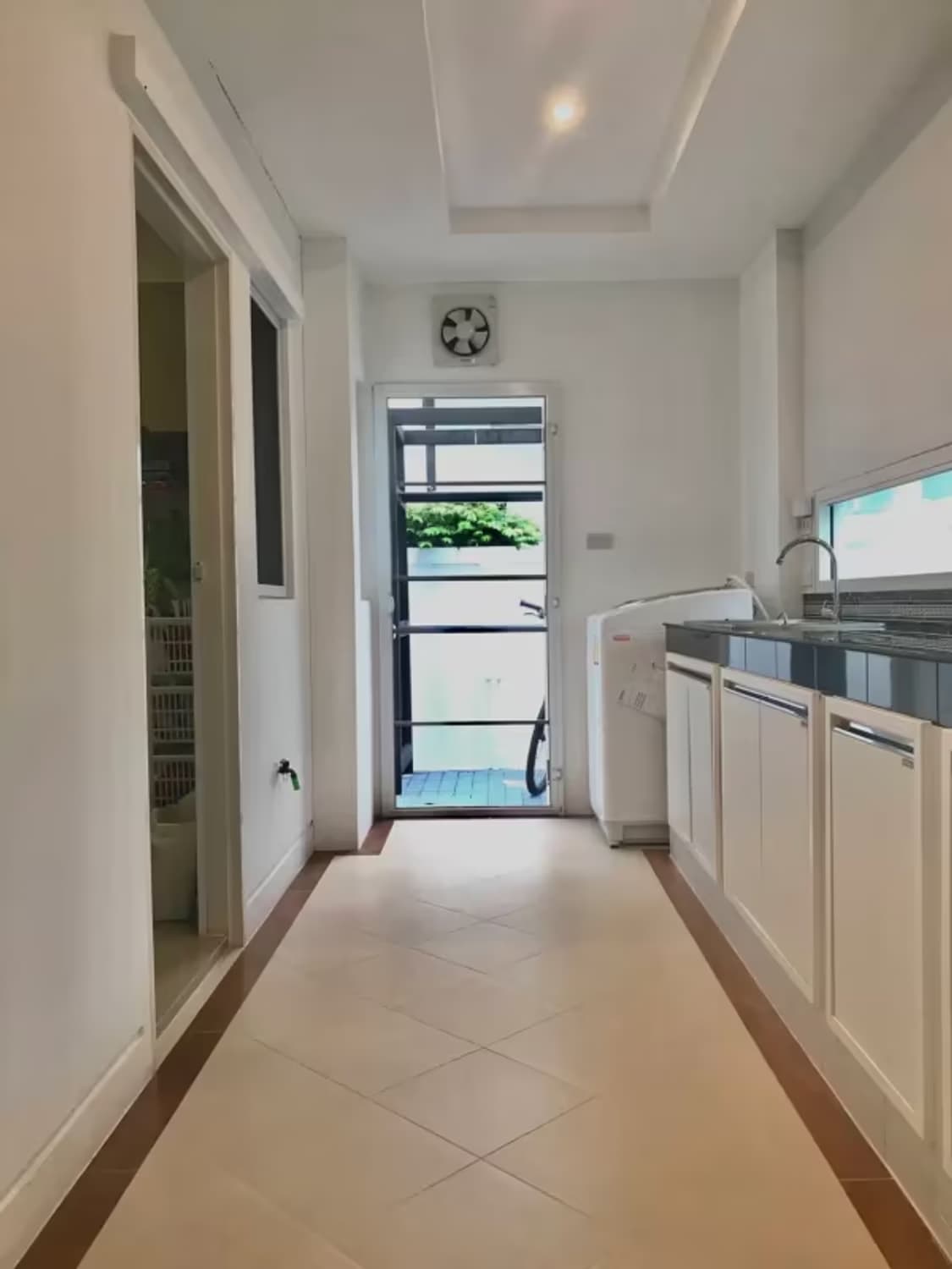 4 Bedroom House - Image 9