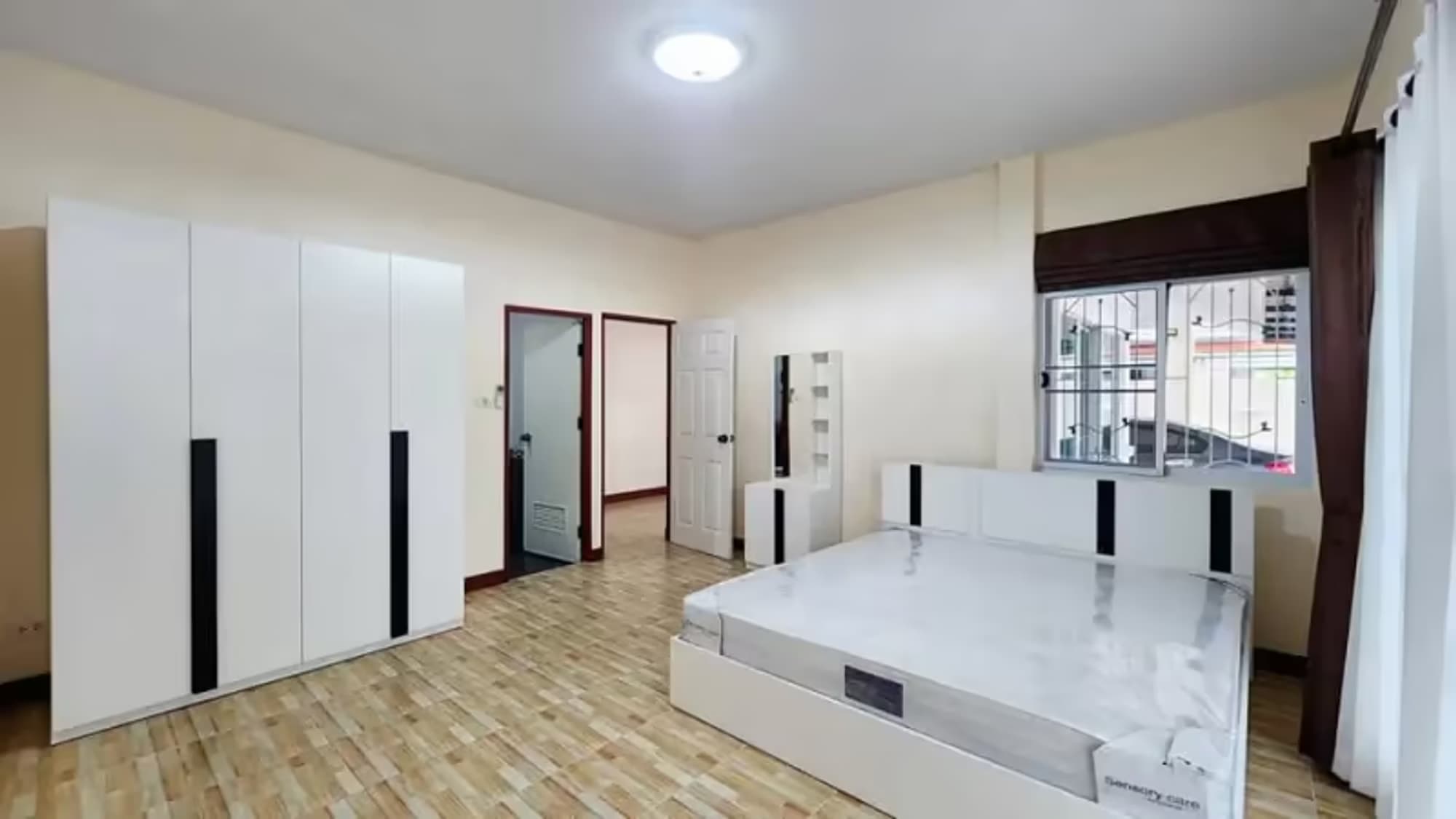 3 Bedroom House - Image 11