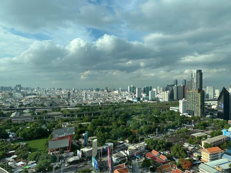 1 Bed Condo for Rent and Sale  Near Phloen Chit BTS