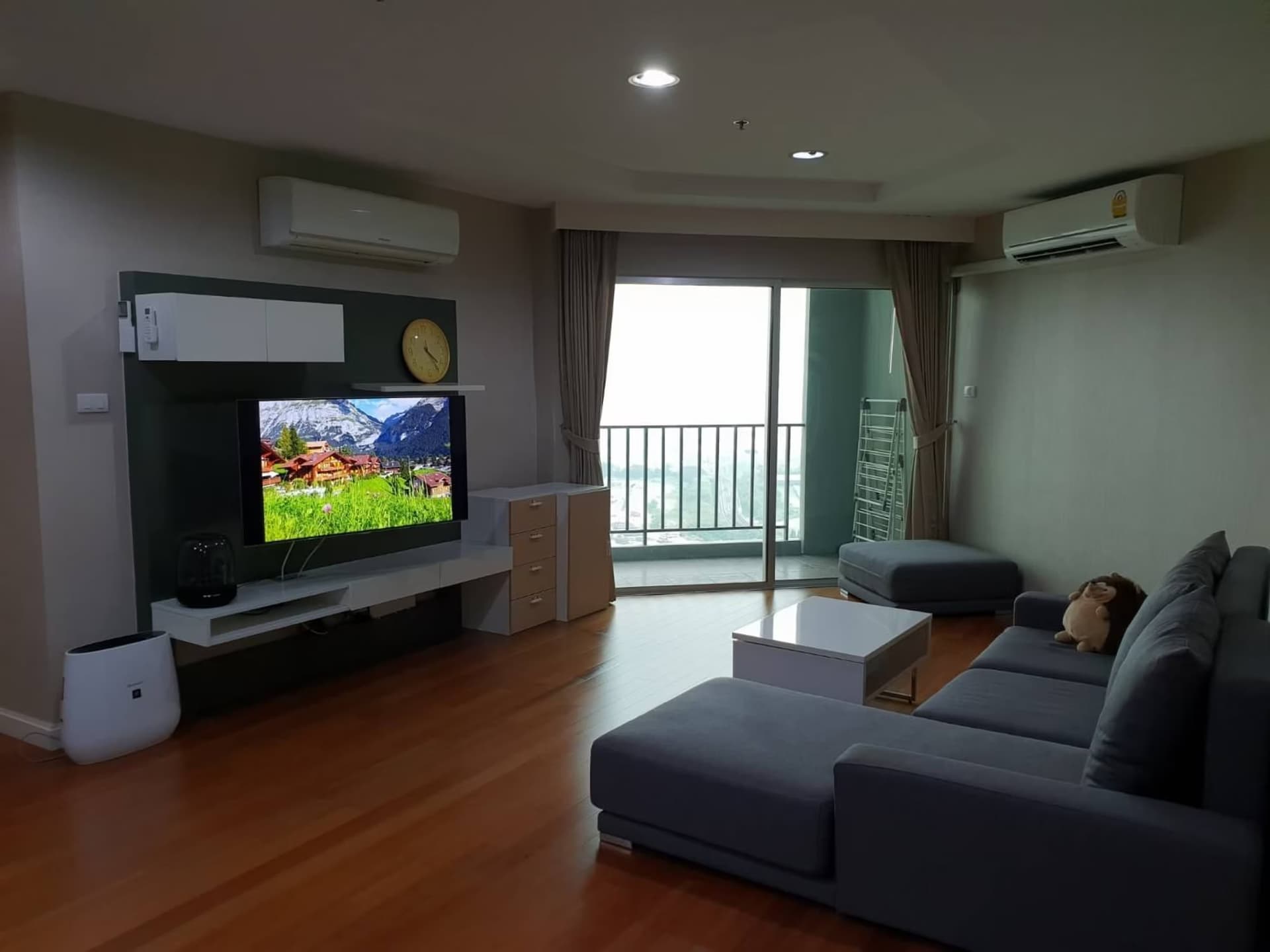 2 Bed Condo for Rent in undefined - Image 1
