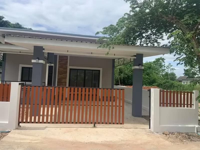 2 Bedroom House