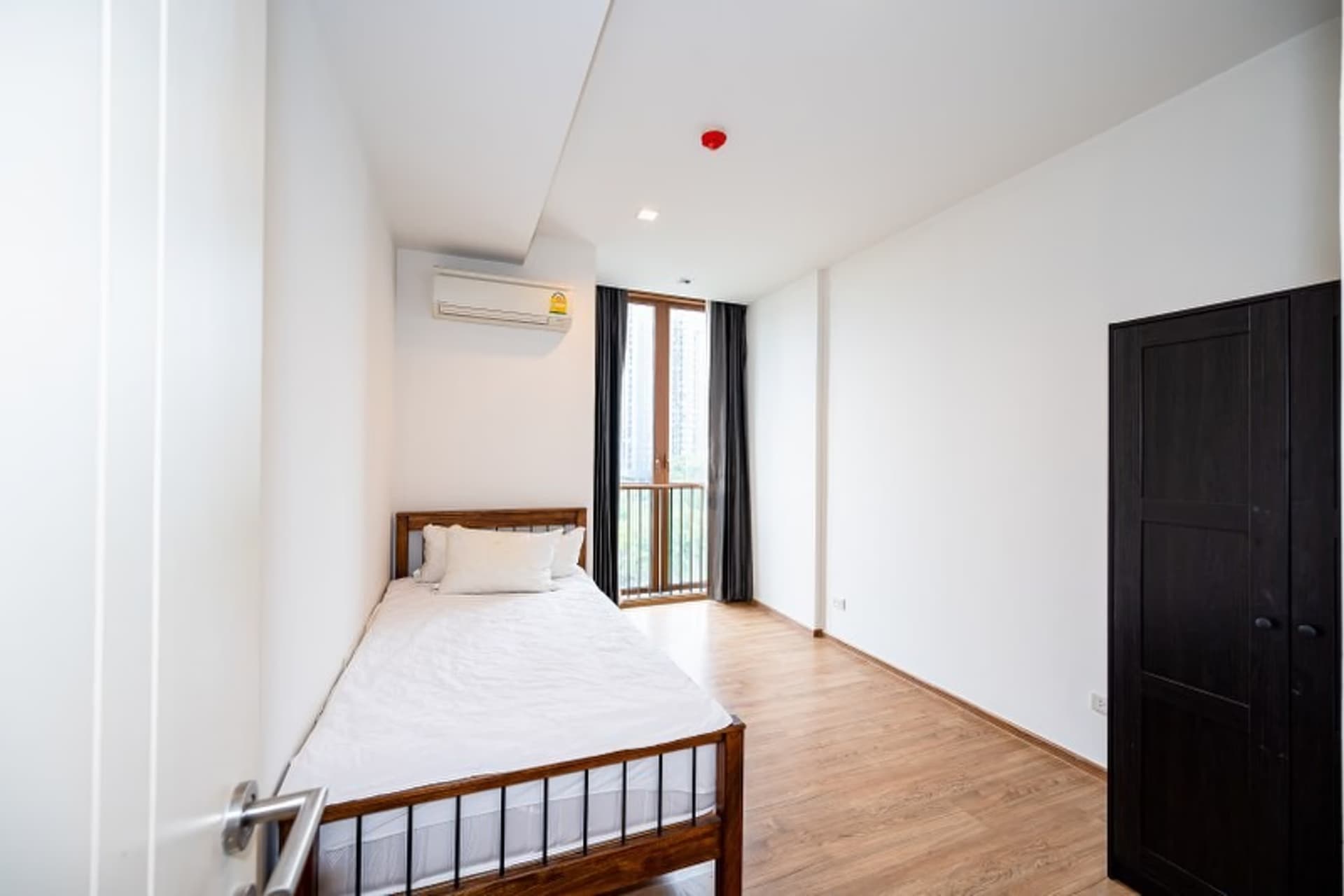 2 Bed Condo for Rent in Watthana - Image 9
