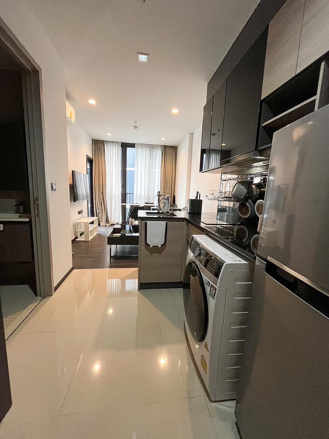 1 Bed Condo for Rent  Near Phra Ram 9 MRT - Image 2