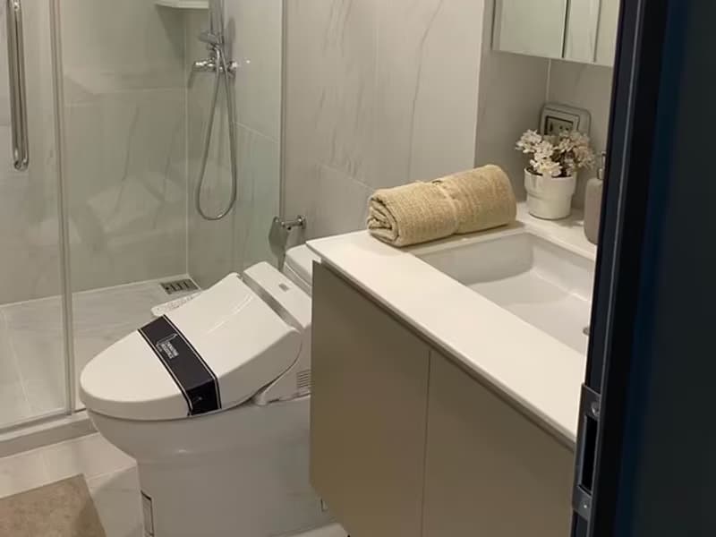 1 Bedroom Condo