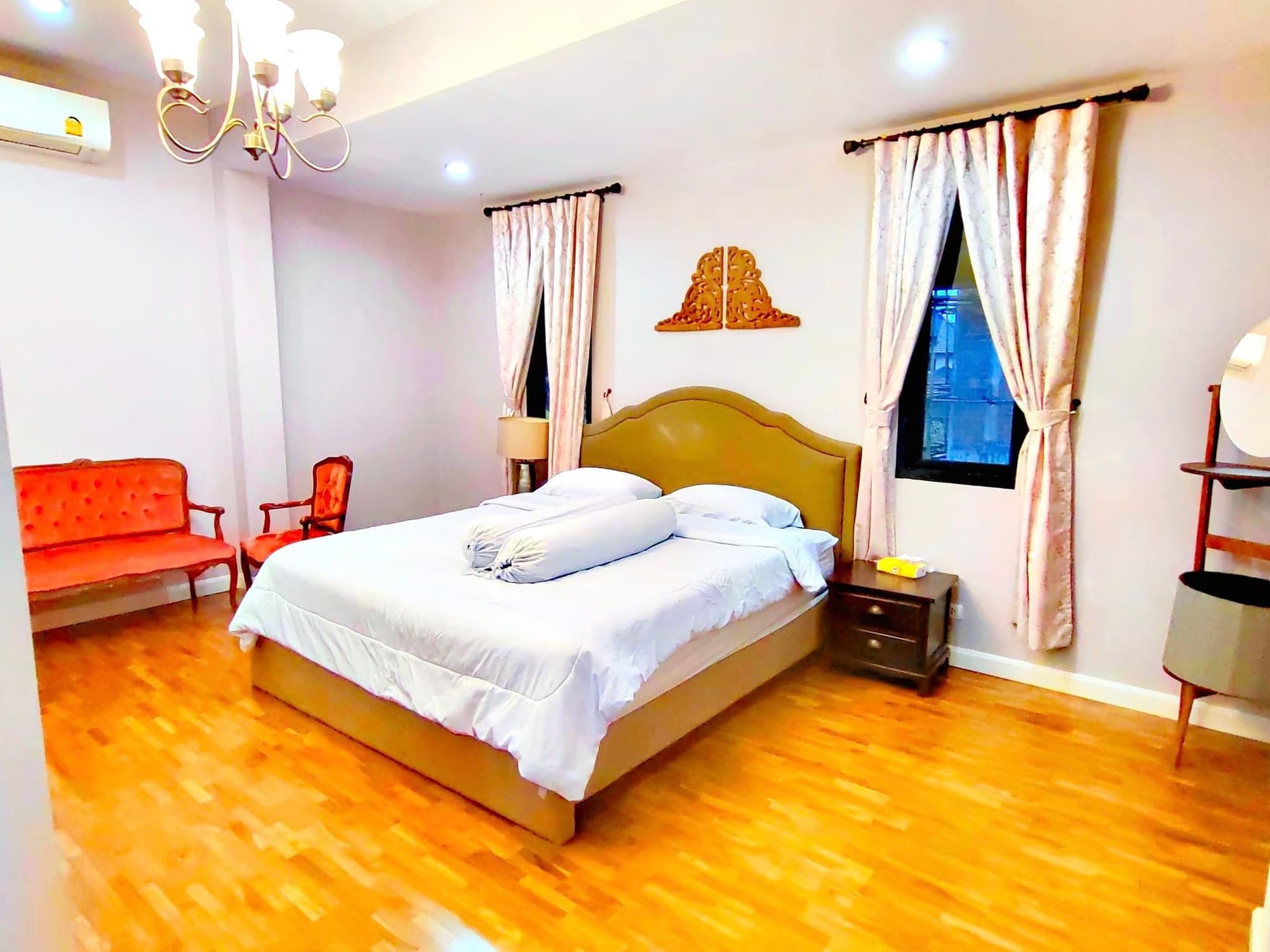 4 Bed House for Rent in Hang Dong - Image 8