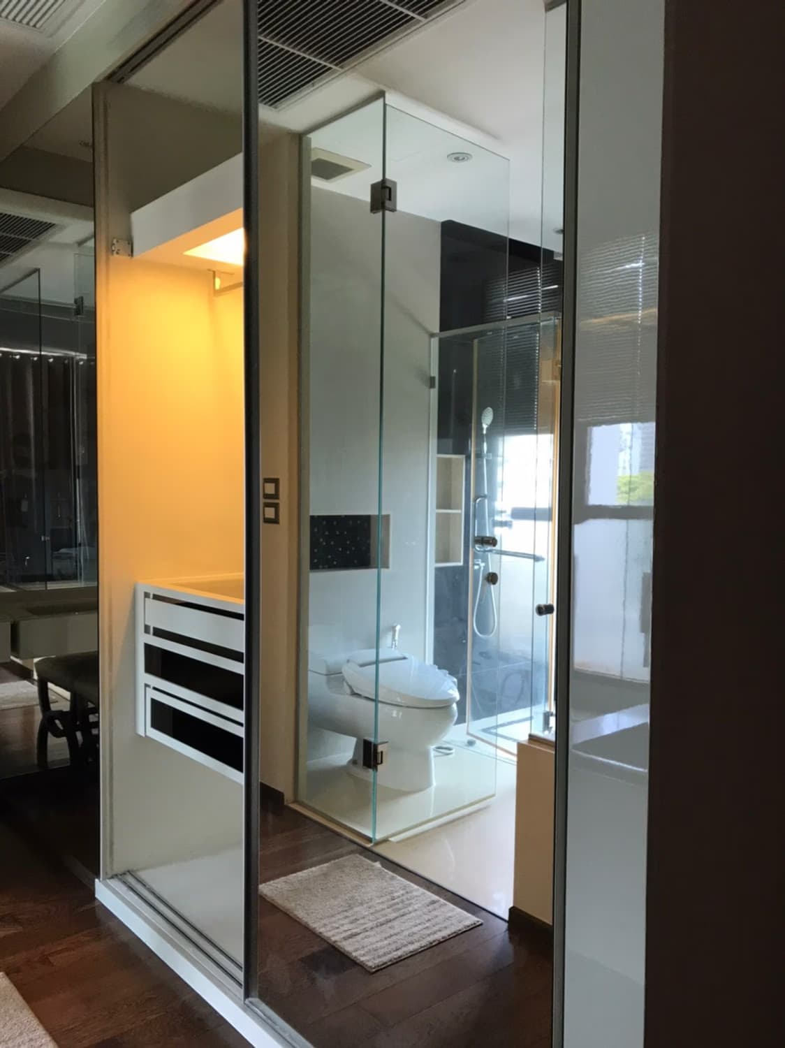 2 Bed Condo for Rent in Khlong Toei - Image 15