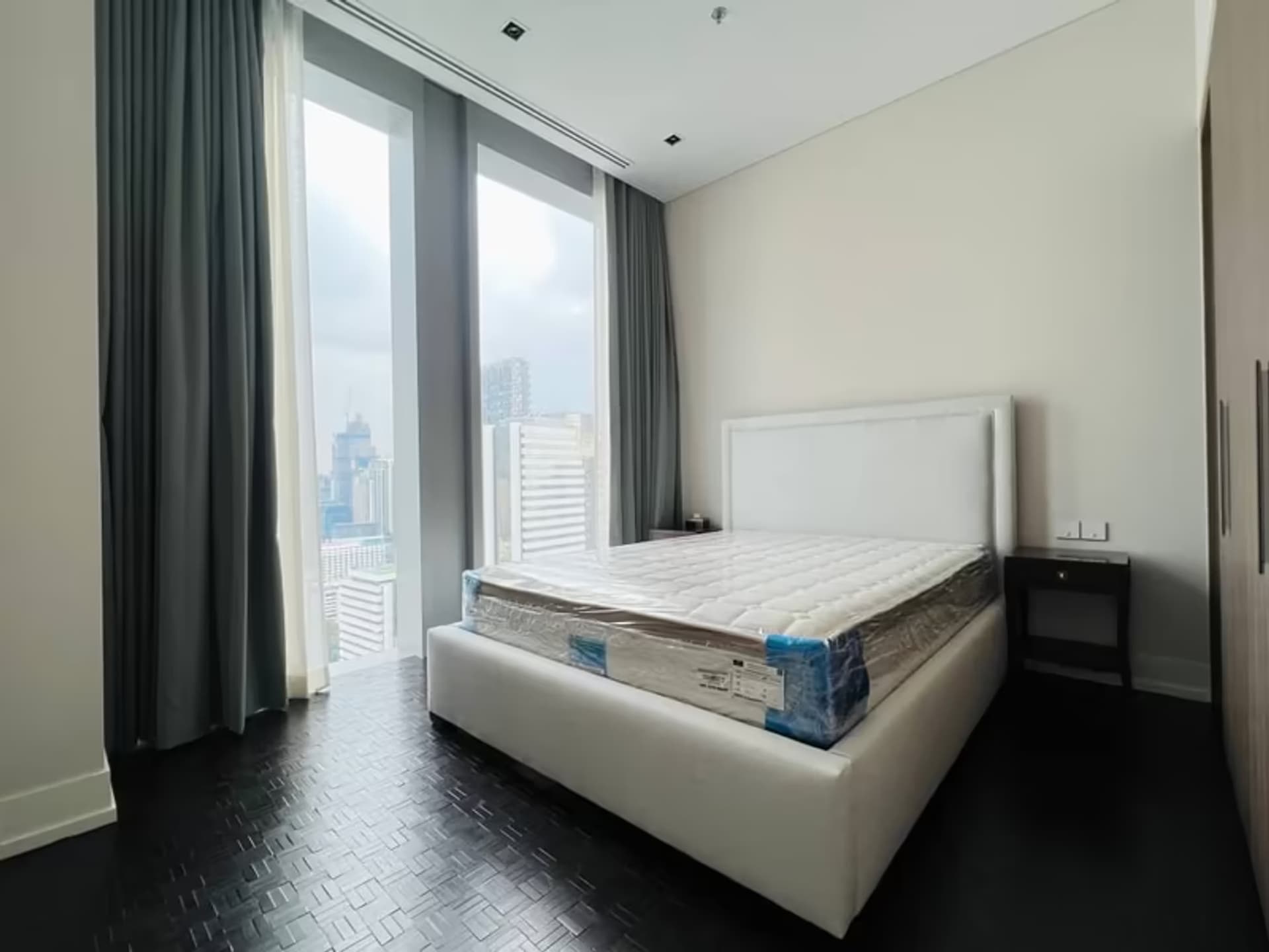Condo for Rent, Sale at The Ritz-Carlton Residences - Image 3
