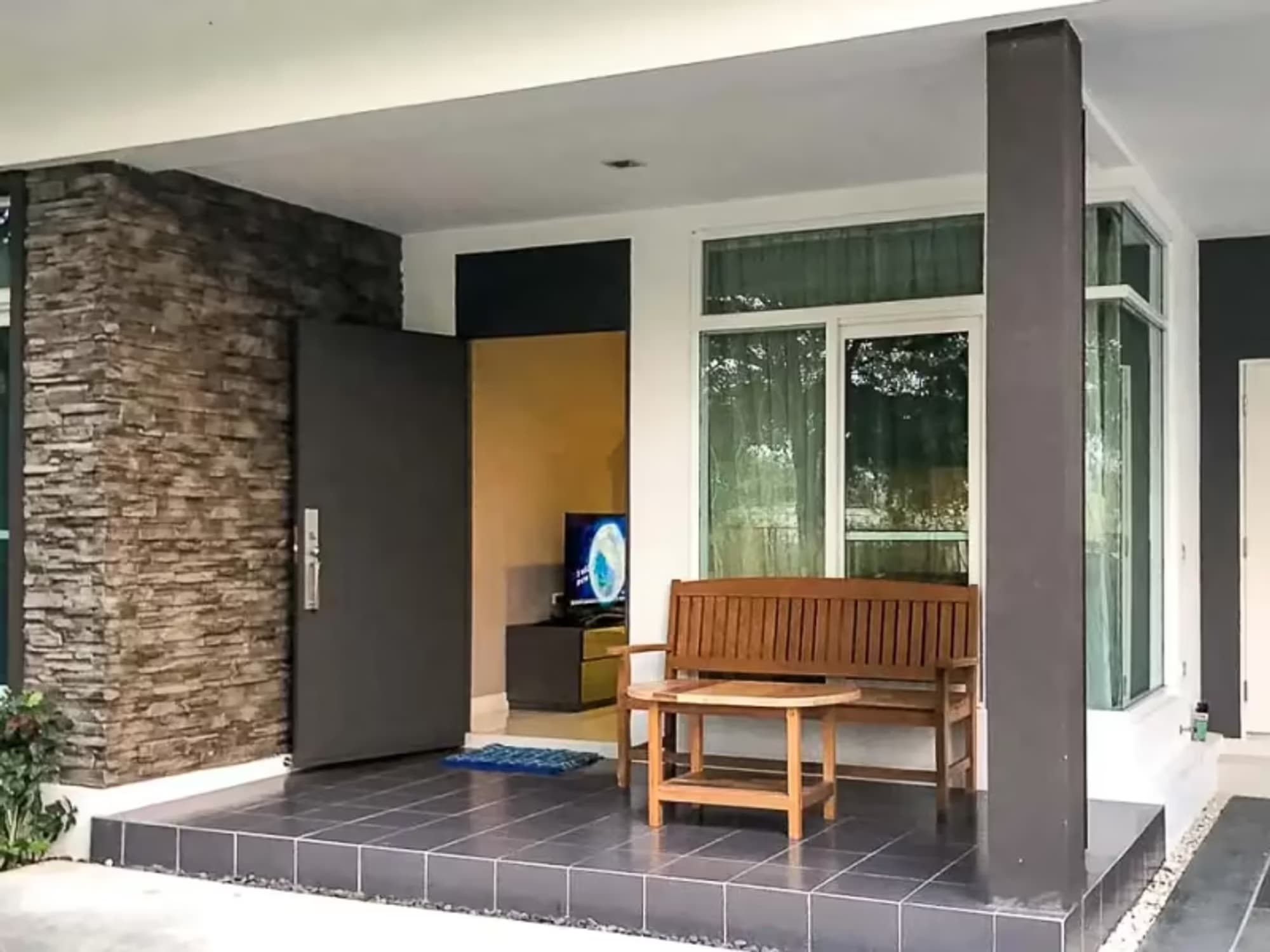 4 Bedroom House - Image 6