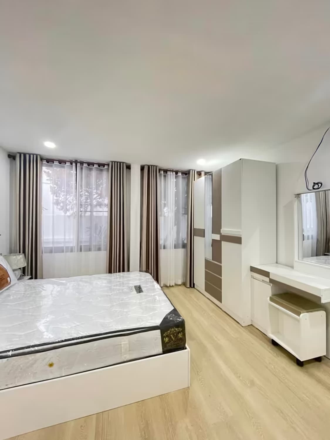 3 Bedroom House - Image 2
