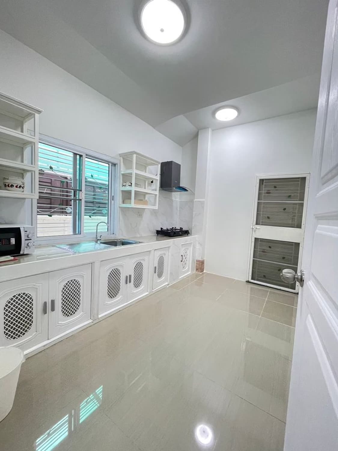 3 Bed House for Rent in Hang Dong - Image 3