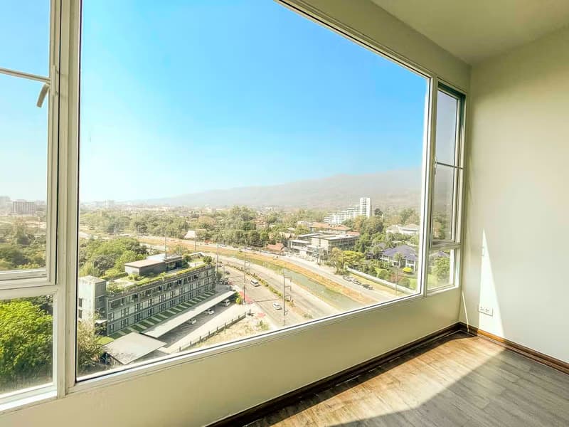 Unfurnished 4 Bed Condo w. Stunning Mountain View for Sale