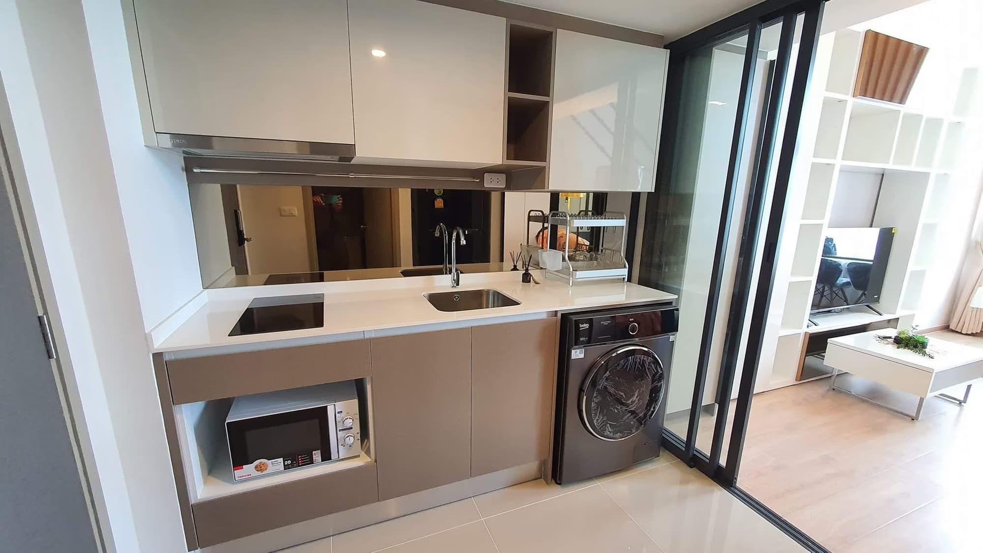 1 Bed Condo for Rent in Huai Khwang - Image 3