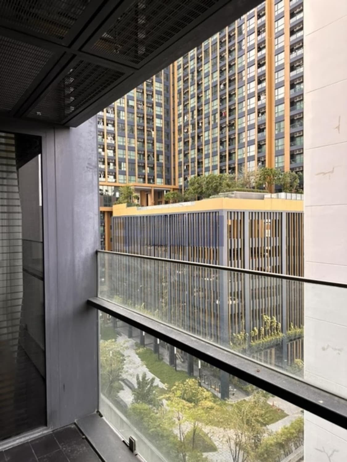 1 ห้องนอน Condo สำหรับ ขาย ใกล้ Makkasan ARL - Image 13