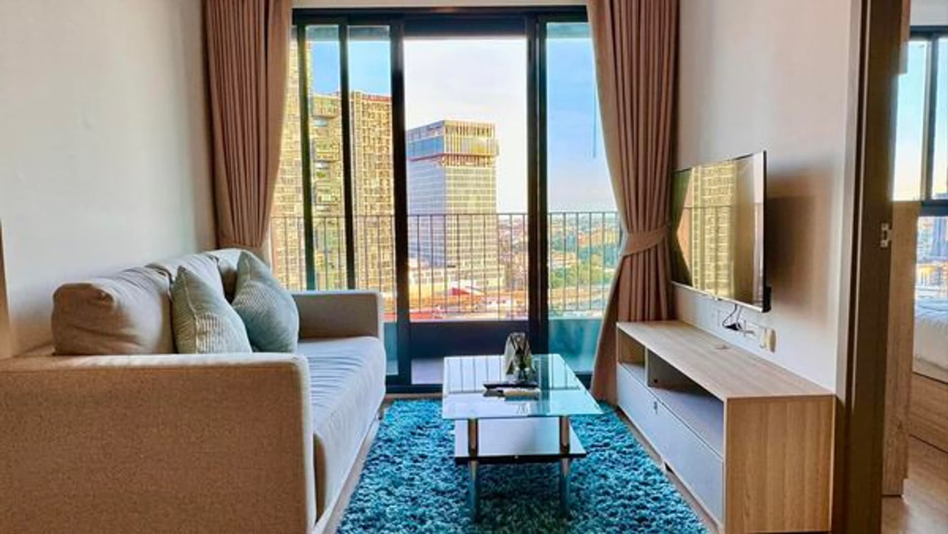 2 ห้องนอน Condo สำหรับ จำหน่าย ใกล้ Bang Na BTS - Image 1