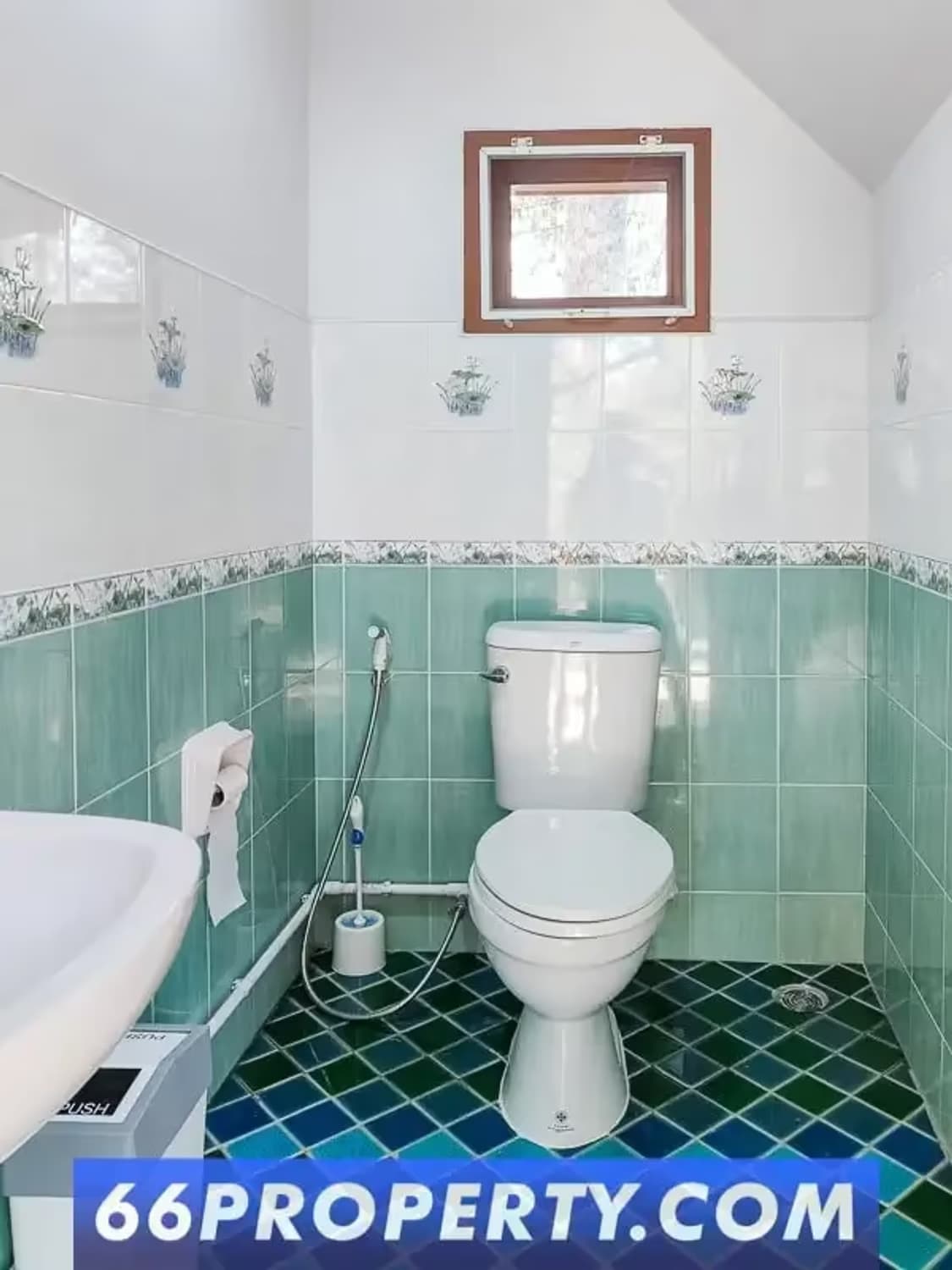 4 Bedroom House - Image 2