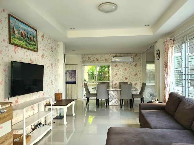 2 Bedroom House